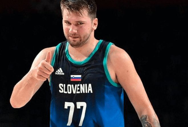 亚马尔父亲比赛中多次挑衅贝蒂斯球迷，最终被安保带走（亚马尔之父比赛期间反复挑衅贝蒂斯球迷，最终被安保请离场）