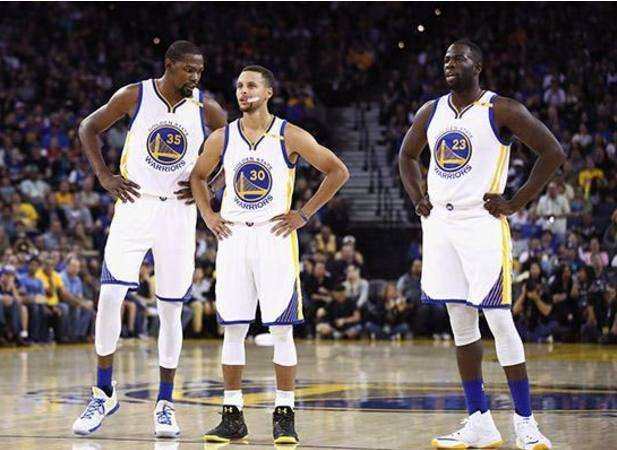 莫雷托：四五家英超中游俱乐部想引进埃永，还有一家有机会踢欧冠（莫雷托：多支英超中游球队追逐埃永，另有一队有望出战欧冠）